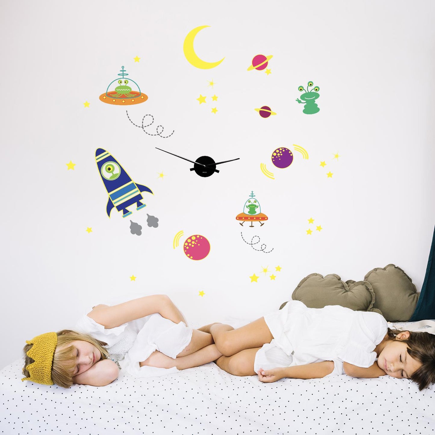 WC2106 - COM - WS3025 + WC2050 - Galaxy Glow Wall Clock
