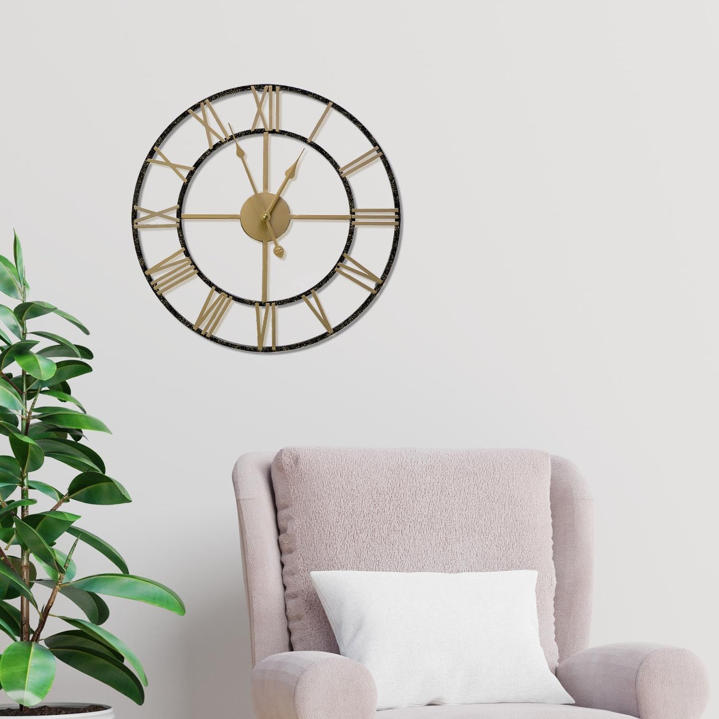 WC2146 - Gold And Black Vintage Roman Wall Clock - 43 cm / 17 in