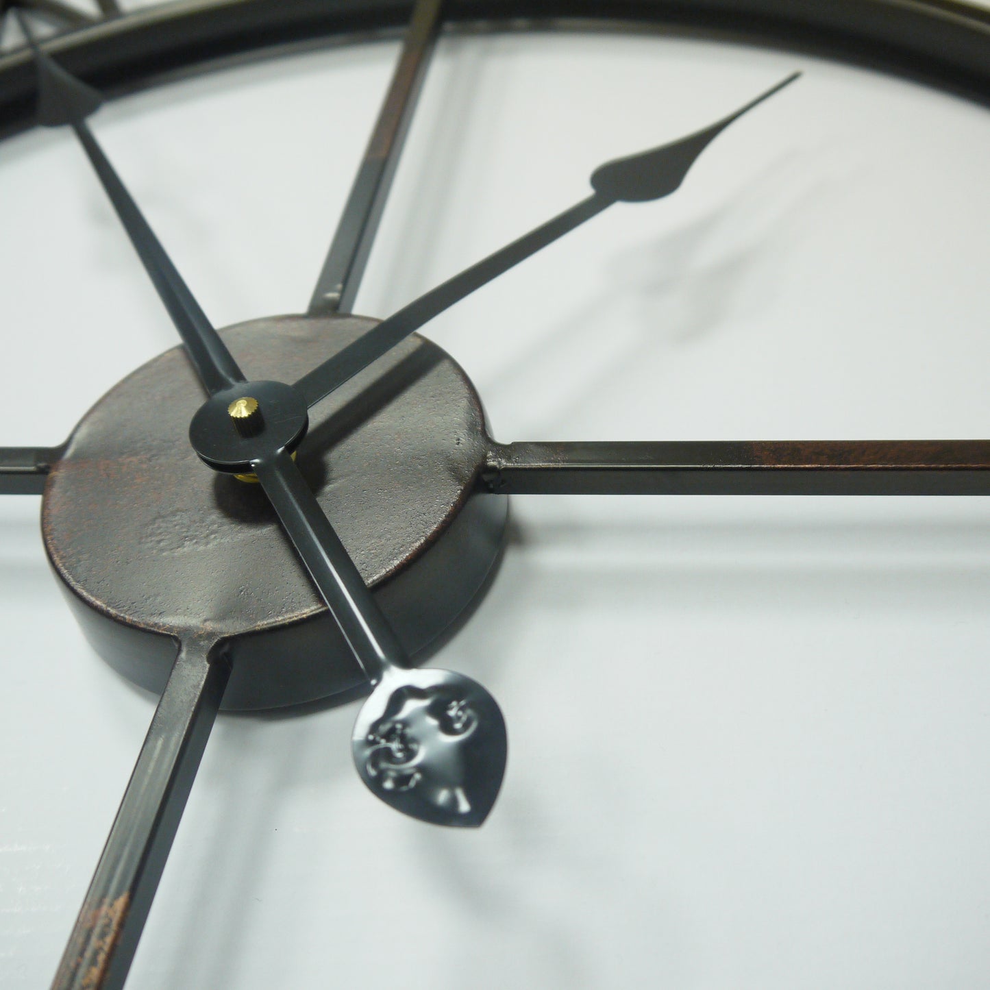 WC2064 - Roman No. Iron Wall Clock - 100 cm / 39.4 in