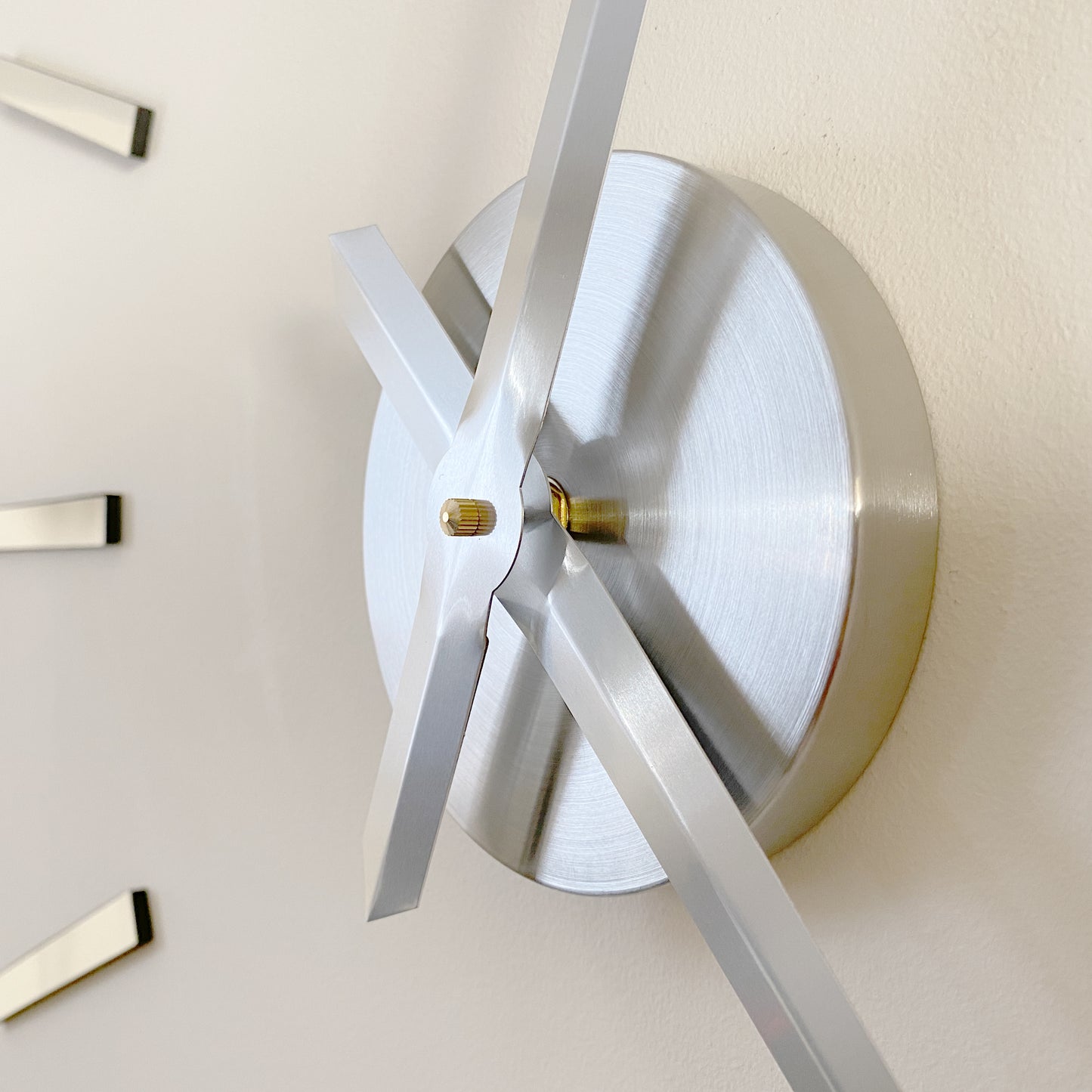 WC2048 - Silver 3D Giant Vinyl Clock