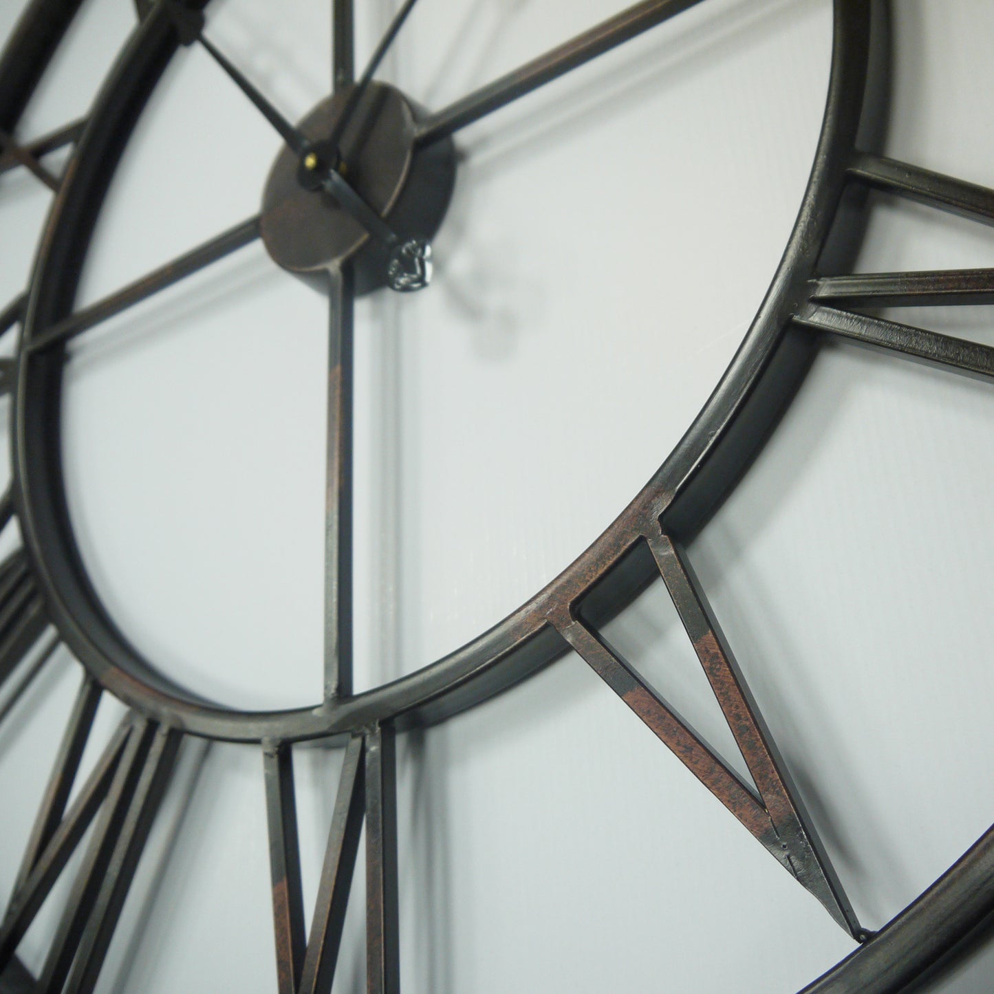 WC2083 - Roman No. Iron Wall Clock - 56 cm / 22 in