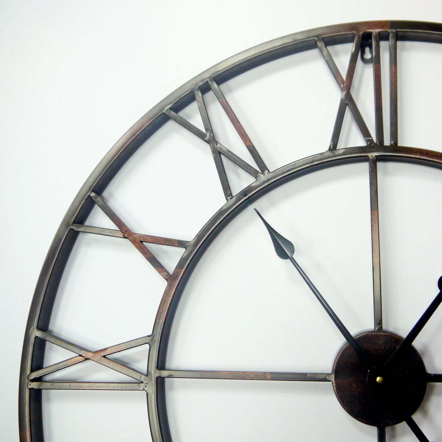 WC2083 - Roman No. Iron Wall Clock - 56 cm / 22 in